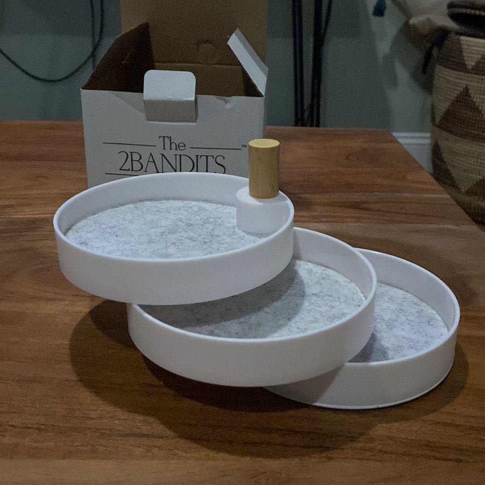 NIB - The2Bandits Tiered Catchall Tray New
